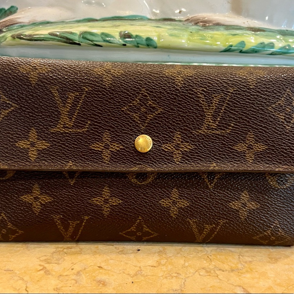 Authentic Louis Vuitton International Trifold Long Wallet